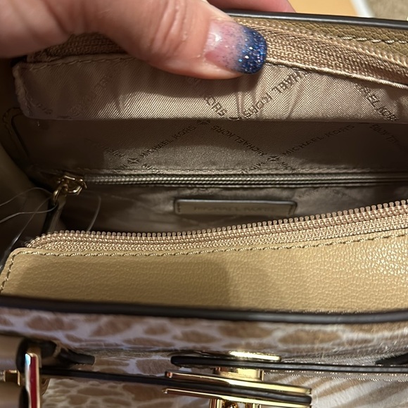 Michael Kors satchel purse/cross body - Picture 6 of 8